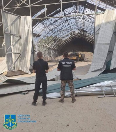 Зруйноване зерносховище на Одещині Зруйноване зерносховище на Одещині