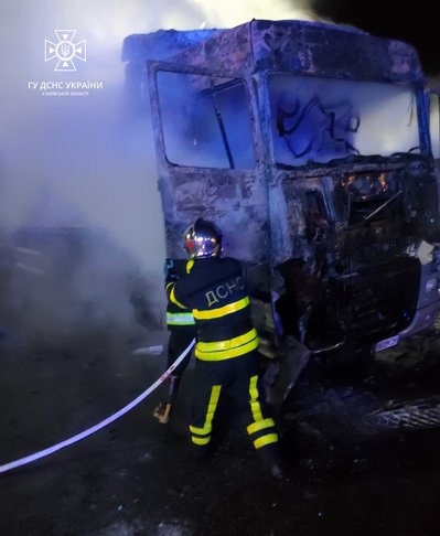 На трасі Київ-Одеса зайнялася вантажівка, є загиблий На трасі Київ-Одеса зайнялася вантажівка, є загиблий
