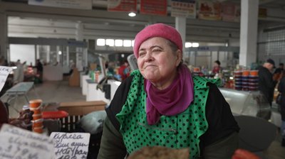 Ціни на продукти до великоднього кошика, тернопільський ринок, продавчиня Марія Шингера, 7 квітня 2026 року
