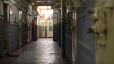 Навчання за ґратами: як здобувають освіту діти в черкаському СІЗО Навчання за ґратами: як здобувають освіту діти в черкаському СІЗО