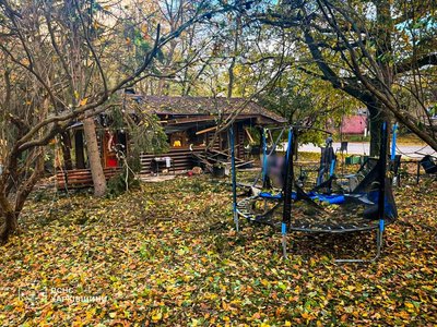 Парк у Новій Водолазі після російського влучання БпЛА 19 жовтня 2026 року Парк у Новій Водолазі після російського влучання БпЛА 19 жовтня 2026 року