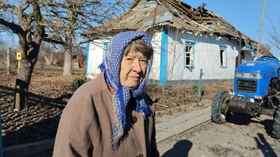 "Є приліт. Мама жива. Хата не підлягає відновленню. Боляче", — жителька Брусилівської громади Наталія Ткачук "Є приліт. Мама жива. Хата не підлягає відновленню. Боляче", — жителька Брусилівської громади Наталія Ткачук