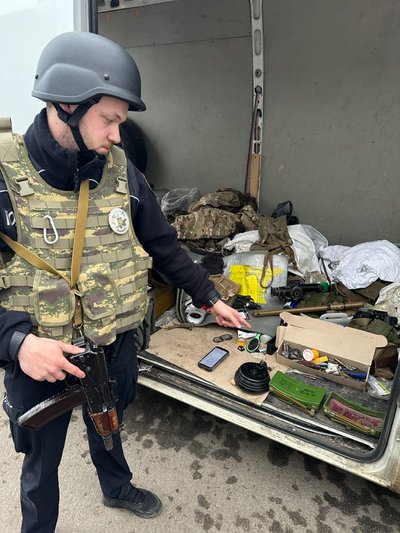 На Харківщину незаконно намагалися ввезти протипіхотні міни та патрони — поліція На Харківщину незаконно намагалися ввезти протипіхотні міни та патрони — поліція