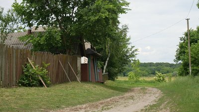"По селу стріляють". Як живуть у Пісках на прикордонні Сумщини "По селу стріляють". Як живуть у Пісках на прикордонні Сумщини