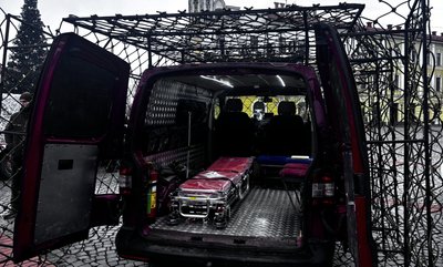 У Мукачеві презентують евакуаційні машини для фронту У Мукачеві презентують евакуаційні машини для фронту