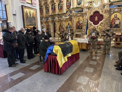 У Полтаві попрощались з лейтенантом Іваном Катченком, який обороняв Україну