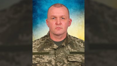 У Прилуках попрощалися зі старшим сержантом Володимиром Осадчим, який загинув на Донеччині У Прилуках попрощалися зі старшим сержантом Володимиром Осадчим, який загинув на Донеччині