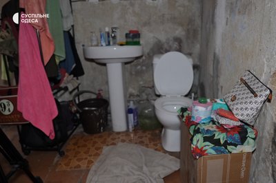 «Виїхали з однією сумкою»: історія родини, яка рятувалася від повені після підриву Каховської ГЕС «Виїхали з однією сумкою»: історія родини, яка рятувалася від повені після підриву Каховської ГЕС