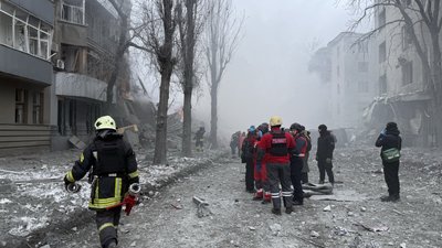 Наслідки удару по будинку в Харкові Наслідки удару по будинку в Харкові
