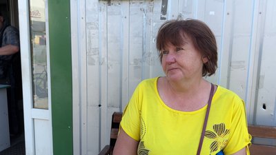 “Дрони палять хати”: як жителі Ярової ї виживають без світла та гуманітарної допомоги “Дрони палять хати”: як жителі Ярової ї виживають без світла та гуманітарної допомоги