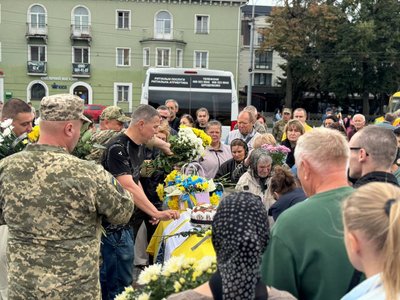 Із 42-річним військовим Олександром Голенком попрощалися у Рівному Із 42-річним військовим Олександром Голенком попрощалися у Рівному