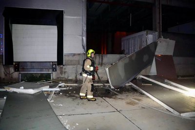 На Одещині внаслідок атаки пошкоджено склад, будинки, гаражі та автомобілі На Одещині внаслідок атаки пошкоджено склад, будинки, гаражі та автомобілі