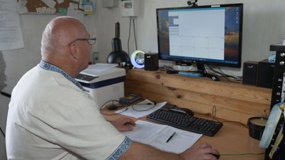 Угорець Жолт Карнер інвестував мільйон гривень у метеостанцію та досліджує погоду на Вінниччині Угорець Жолт Карнер інвестував мільйон гривень у метеостанцію та досліджує погоду на Вінниччині