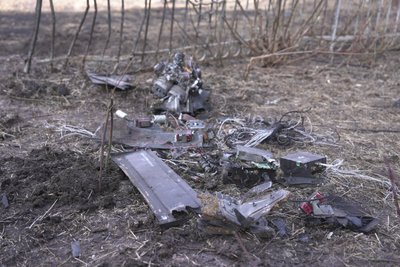 Уламки БпЛА РФ у Шевченківському районі Харкова Уламки БпЛА РФ у Шевченківському районі Харкова