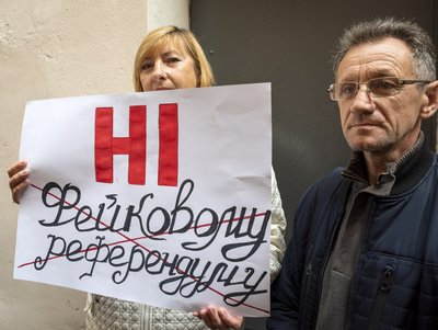 У Львові відбулася мирна акція проти псевдореферендуму в Маріуполі У Львові відбулася мирна акція проти псевдореферендуму в Маріуполі