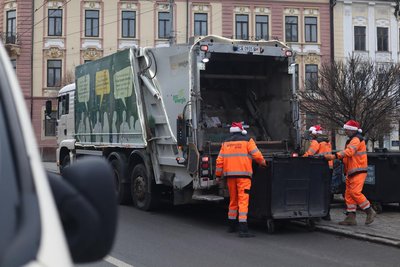 святковий сміттєвоз чернівці святковий сміттєвоз чернівці