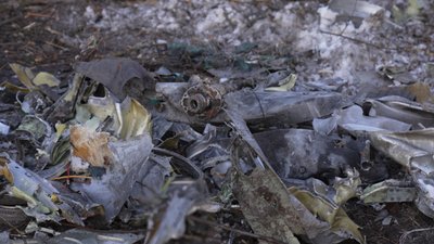 На Чернігівщині бійці ТрО збили російську ракету, уламки якої впали на трасі "Київ-Чернігів" На Чернігівщині бійці ТрО збили російську ракету, уламки якої впали на трасі "Київ-Чернігів"