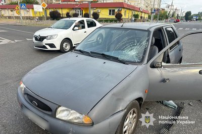 У Черкасах під колеса авто потрапила водійка електросамоката У Черкасах під колеса авто потрапила водійка електросамоката