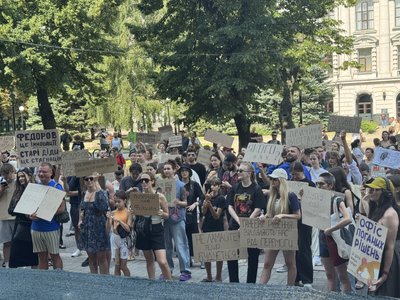 Відставка Федорова: у Дніпрі мітингують проти зміни міністра оборони