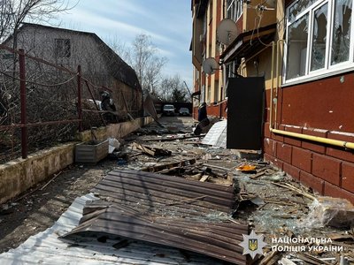 Теракт у Бучі біля будинку: поліція затримала підозрюваного Теракт у Бучі біля будинку: поліція затримала підозрюваного