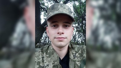 На Чернігівщині поховали шістьох військових Збройних Сил України На Чернігівщині поховали шістьох військових Збройних Сил України