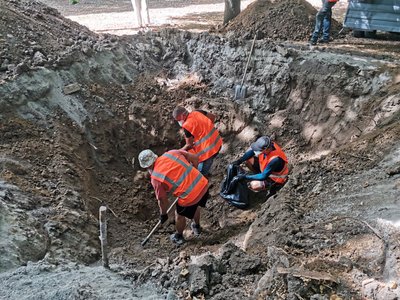 Рештки червоноармійців із могили у Петровському парку Полтави перепоховали Рештки червоноармійців із могили у Петровському парку Полтави перепоховали