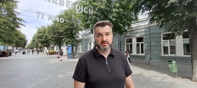Перейменування вулиці в Житомирі: чому старі таблички досі не зняли Перейменування вулиці в Житомирі: чому старі таблички досі не зняли