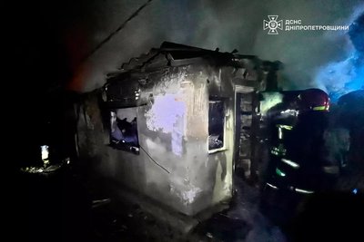 У Кривому Розі згорів будинок — загинули жінка й дитина
