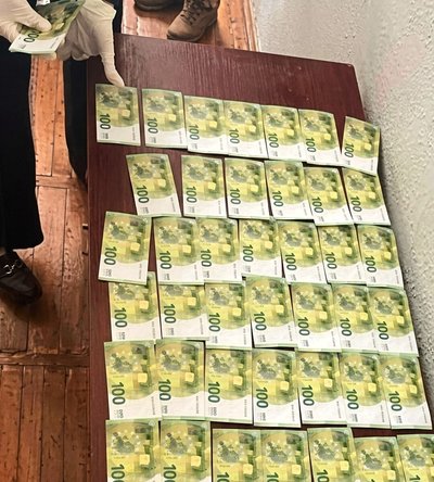 У військовослужбовця вилучили понад п'ять тисяч євро, травень 2026 року, Хмельниччина У військовослужбовця вилучили понад п'ять тисяч євро, травень 2026 року, Хмельниччина