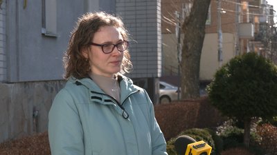 Як коментують ситуацію про сходи на вулиці П'ятницькій біля одного із торгових центрів Чернігова в управлінні ЖКГ