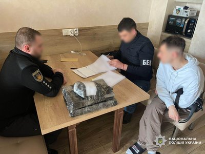 Столичні правоохоронці повідомили, що викрили підпільне казино, яке щомісяця заробляло мільйон гривень Столичні правоохоронці повідомили, що викрили підпільне казино, яке щомісяця заробляло мільйон гривень
