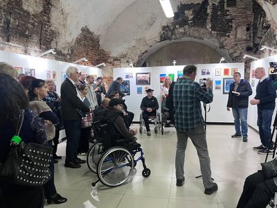 Картини малювали воїни: у Львові презентували благодійну виставку-аукціон Картини малювали воїни: у Львові презентували благодійну виставку-аукціон