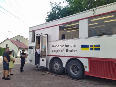 Приїхав спеціальний автобус: у Городку організували збір крові для військових Приїхав спеціальний автобус: у Городку організували збір крові для військових