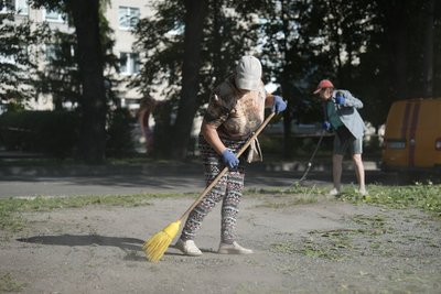У Сумах усувають наслідки російської атаки "шахедами". Фото У Сумах усувають наслідки російської атаки "шахедами". Фото