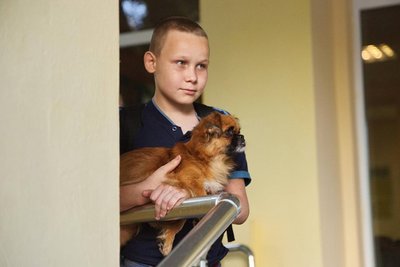 Хлопчик із собакою Хлопчик із собакою