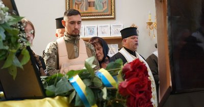 У Мукачеві попрощалися з полеглим на війні захисником Іваном Ключніком У Мукачеві попрощалися з полеглим на війні захисником Іваном Ключніком