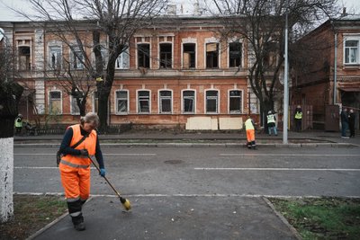 Наслідки удару російськими безпілотниками по Холодногірському району Харкова, 12 листопада 2025 року Наслідки удару російськими безпілотниками по Холодногірському району Харкова, 12 листопада 2025 року