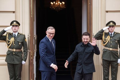 Президент України Володимир Зеленський (праворуч) з президентом Польщі Анджеєм Дудою у Києві, 28 червня 2025 року Президент України Володимир Зеленський (праворуч) з президентом Польщі Анджеєм Дудою у Києві, 28 червня 2025 року