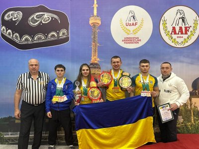 Армреслер Олег Жох з Рівненщини виграв Кубок світу в Узбекистані