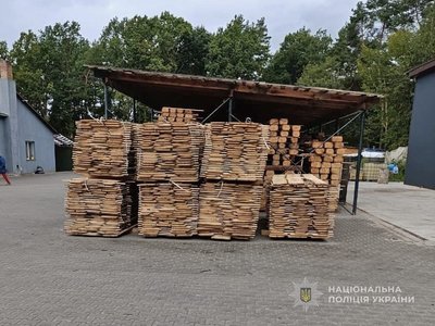 На Волині викрили групу чоловіків, що незаконно рубала ліс у Ківерцівському надлісництві — поліція На Волині викрили групу чоловіків, що незаконно рубала ліс у Ківерцівському надлісництві — поліція
