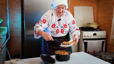 "Кулінарний спадок": як на Рівненщині готують деруни з пшоном "Кулінарний спадок": як на Рівненщині готують деруни з пшоном