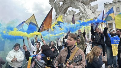 У Хмельницькому відбувся автопробіг на підтримку військовополонених і зниклих безвісти У Хмельницькому відбувся автопробіг на підтримку військовополонених і зниклих безвісти