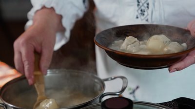 "Кулінарний спадок": як приготувати юшку-підколочанку — старовинний рецепт із Рівненщини "Кулінарний спадок": як приготувати юшку-підколочанку — старовинний рецепт із Рівненщини