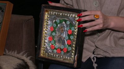 Планують облаштувати домашній музей: родина з Рівненщини колекціонує ікони з фольги Планують облаштувати домашній музей: родина з Рівненщини колекціонує ікони з фольги