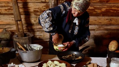 "Кулінарний спадок". Як готували давні чеські шкубанки на Рівненщині "Кулінарний спадок". Як готували давні чеські шкубанки на Рівненщині
