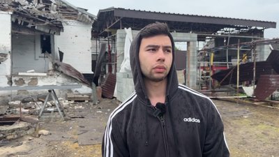 "Залишилося тільки ліжко, де я спав" — власник понівеченого будинку внаслідок атаки РФ по Дніпру "Залишилося тільки ліжко, де я спав" — власник понівеченого будинку внаслідок атаки РФ по Дніпру