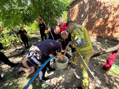 У Валках з колодязя дістали 4-річного хлопчика У Валках з колодязя дістали 4-річного хлопчика