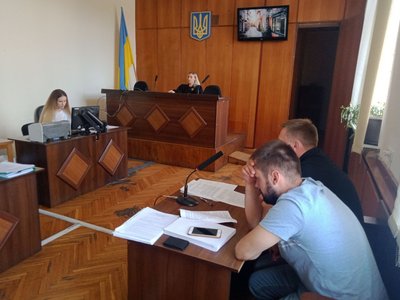 У Житомирі суд продовжує обирати запобіжні заходи підозрюваним у рекеті У Житомирі суд продовжує обирати запобіжні заходи підозрюваним у рекеті