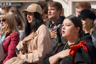 В Ужгороді відкрили міжнародний фестиваль "Інтерлялька" В Ужгороді відкрили міжнародний фестиваль "Інтерлялька"