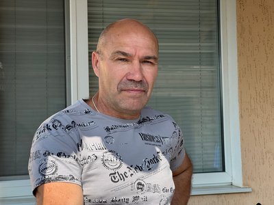 "Тут скоро не залишиться нічого": з прифронтової Гаврилівки на Дніпропетровщині евакуювали подружжя з літніми батьками "Тут скоро не залишиться нічого": з прифронтової Гаврилівки на Дніпропетровщині евакуювали подружжя з літніми батьками